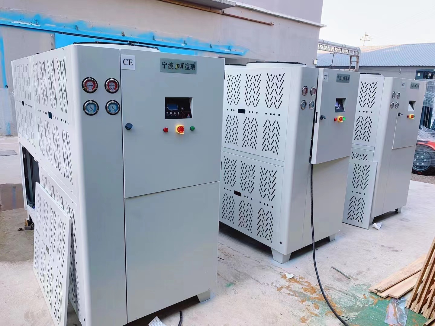 工業冷水機30ACD（風冷）