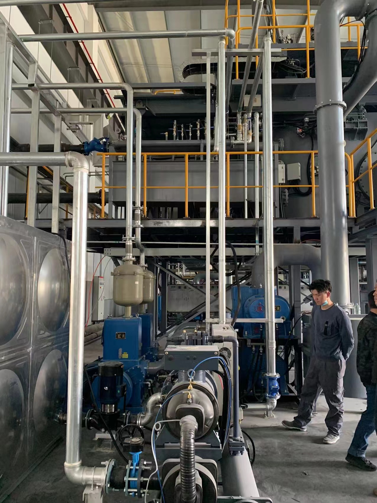 螺桿機組安裝調試